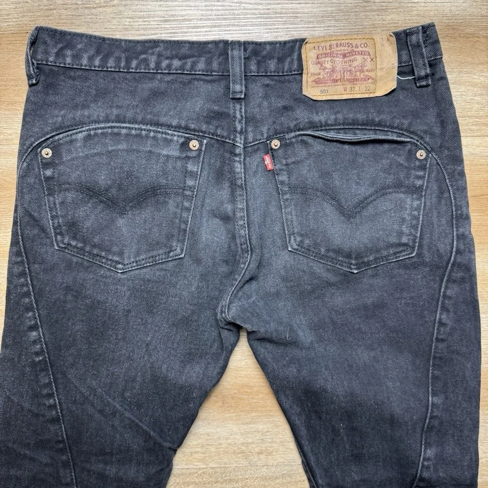 Vintage Levi's 501 Jeans Men 32x26 Black Straight‎ Leg Button Fly Made in USA